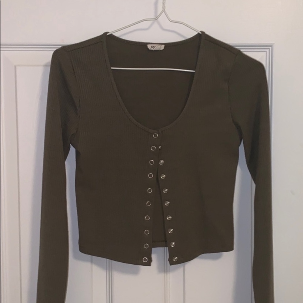 Garage green button top